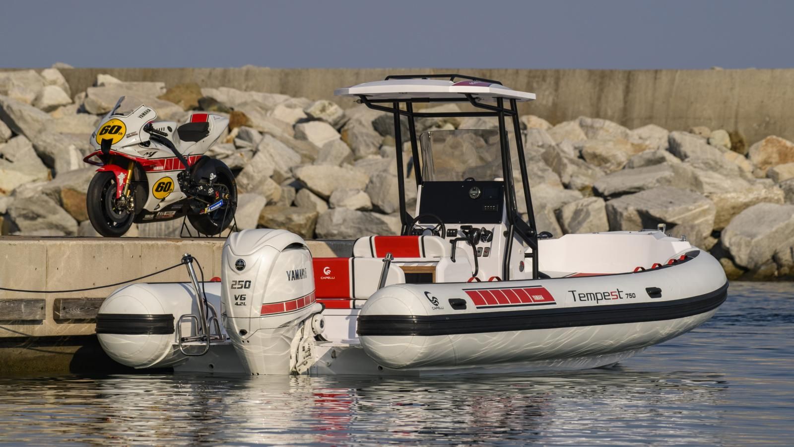 Yamaha Marine wprowadza na rynek wyjątkowy RIB, za pomocą którego celebruje 60. rocznicę swojej obecności w motocyklowych mistrzostwach świata Grand Prix